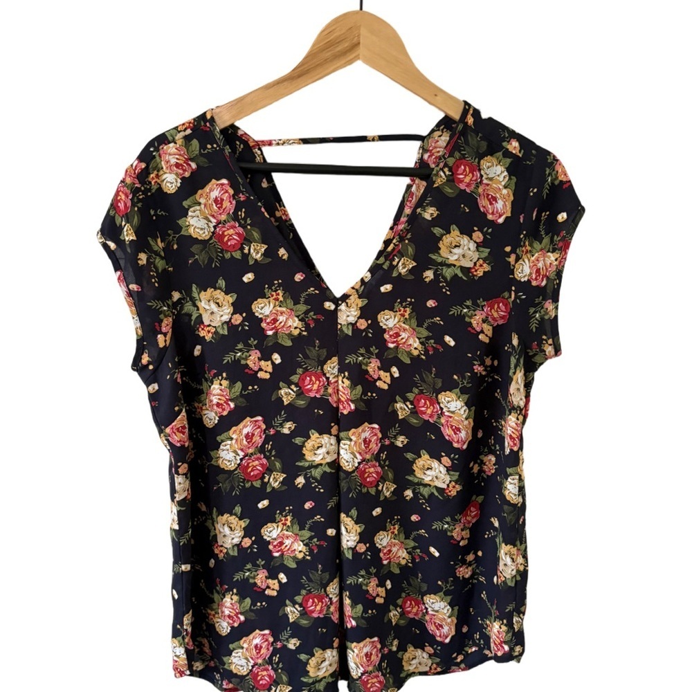 DR2 Black Floral V-Neck Blouse